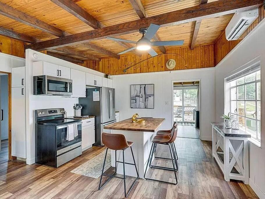 Lakefront Cottage In Secluded Cove Sunrise Beach Luaran gambar
